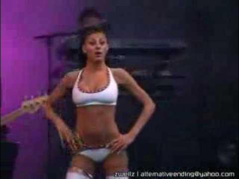 Қыз жігітке еріксіз минет жасайды Порно соло үлкен HD