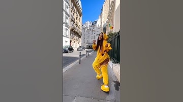 People in Paris will always remember MY JOKE☺️Is it nice? LA ELVÍRA #kawaii #shorts