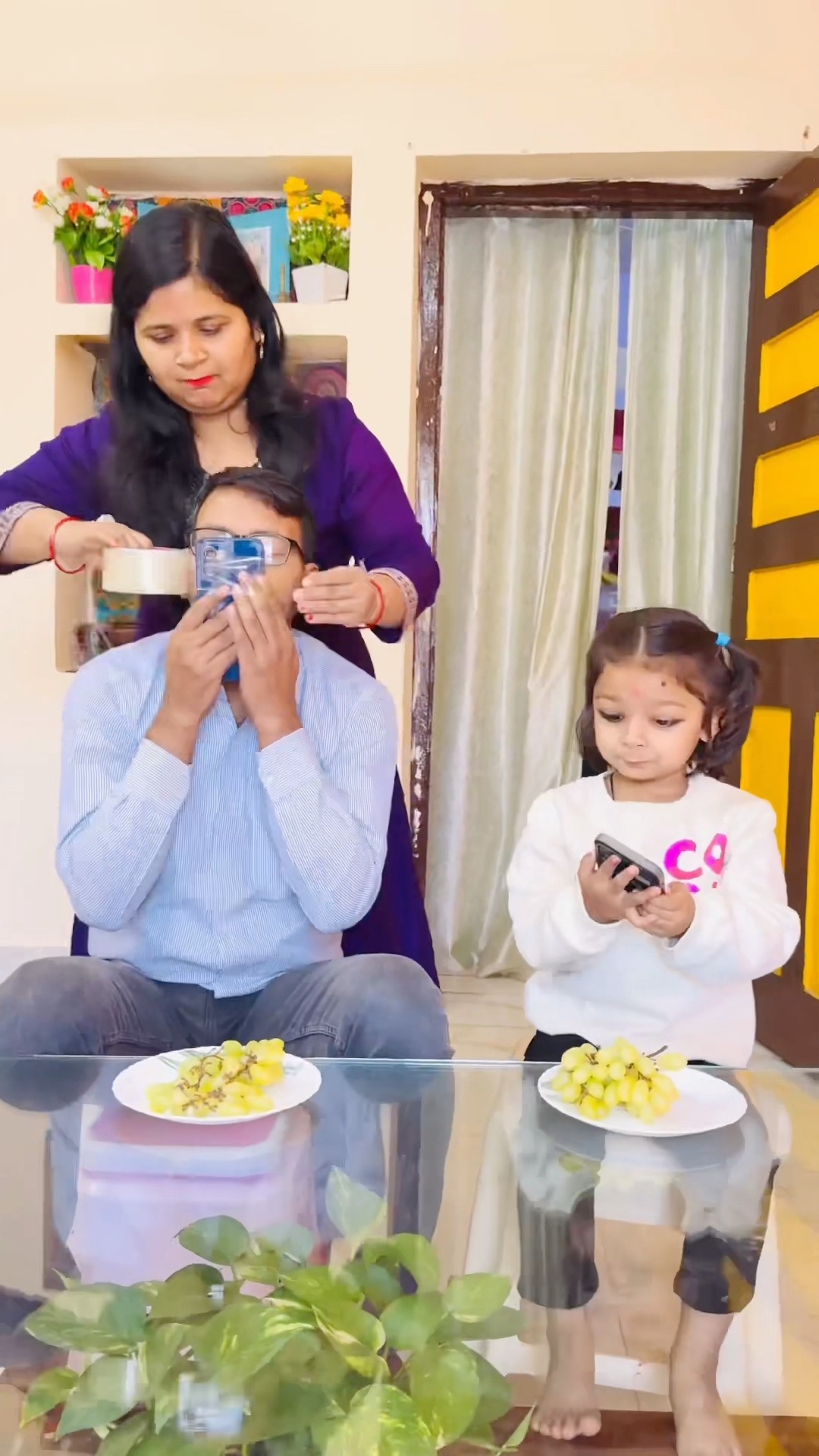 Tooktook kiske dar se grapes khana start kar di?