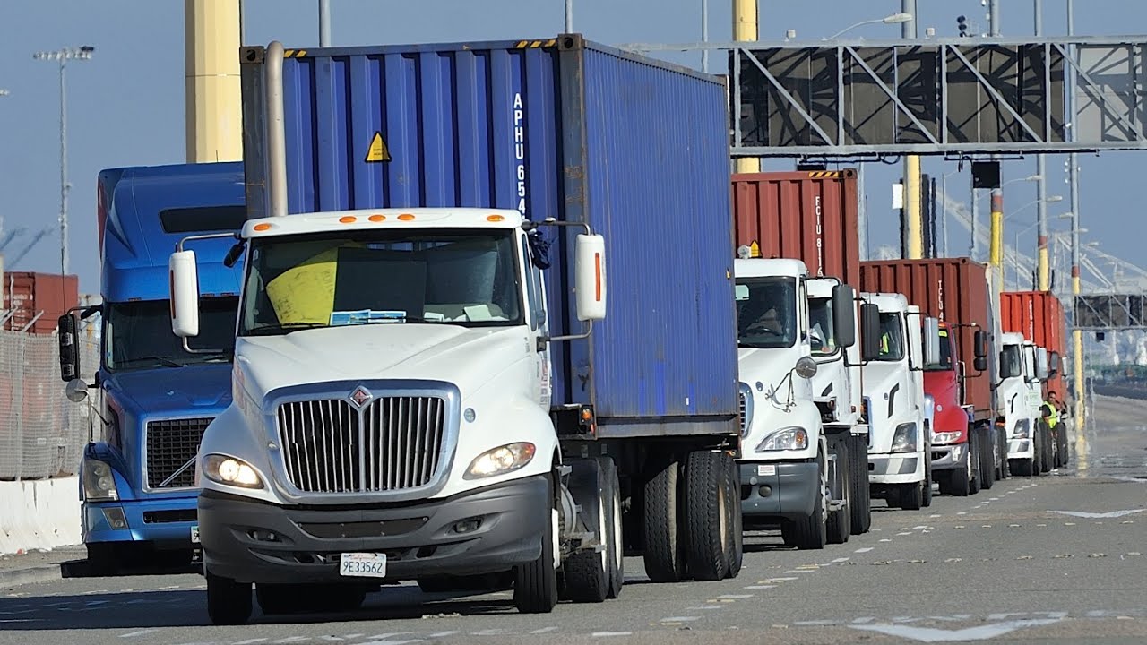 Container Trucks in 𝐔𝐒𝐀 🇺🇸 YouTube