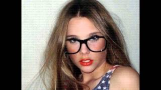 Valentina Zenere Y Julieta Poggio.wmv