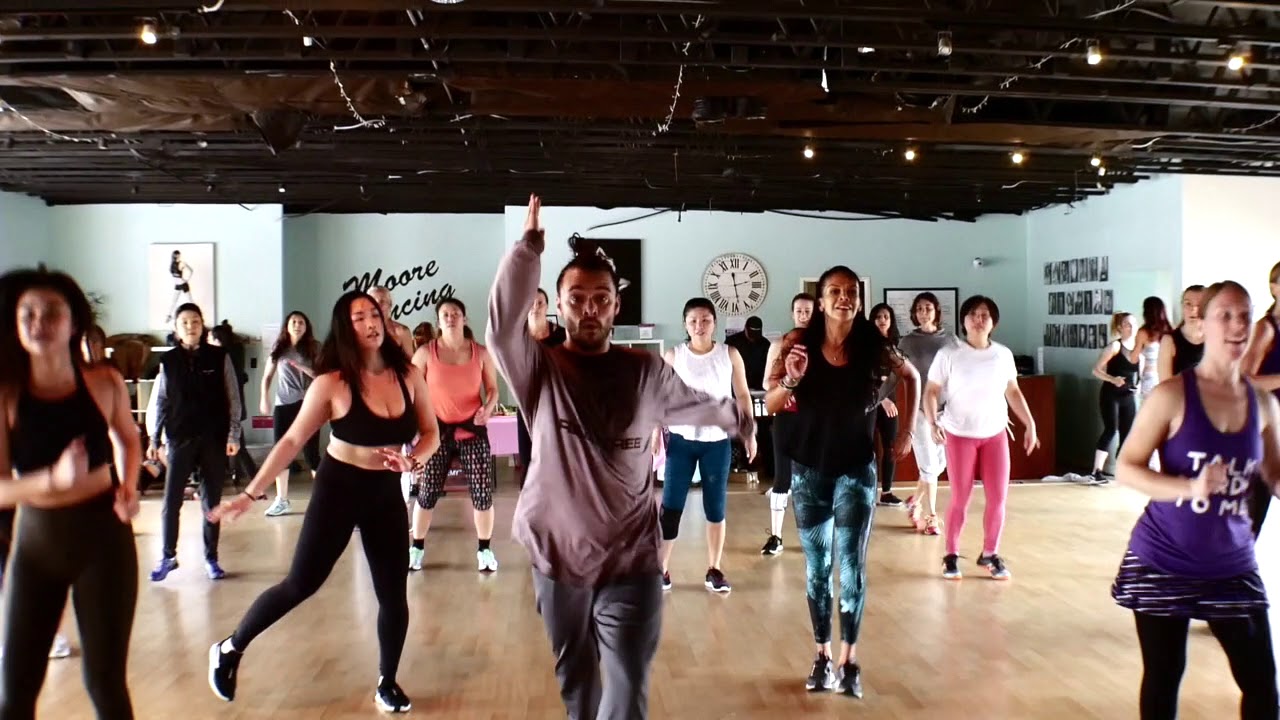 Zumba w/ Dennis Guzman camera iphone 8 plus apk