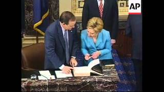 USA: WASHINGTON: HILLARY CLINTON SWORN IN AS SENATOR