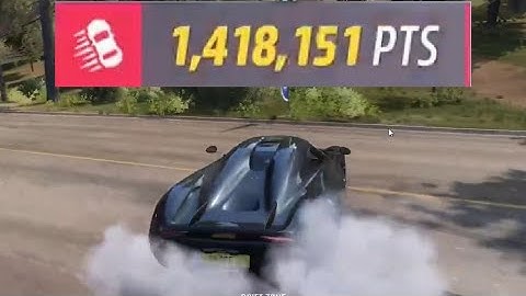 Drifting the RWD Koenigsegg Regera down The Volcano Drift Zone (1.4M+ POINTS) | Forza Horizon 5