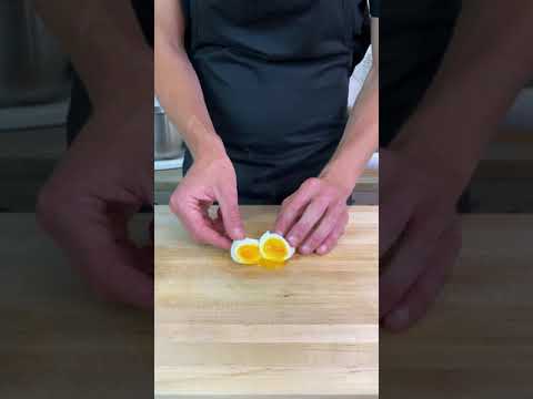 How To Perfectly Poach An Egg  CJO Shorts
