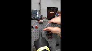 Pneumatic Circuit with Shuttle Valve OR Logic