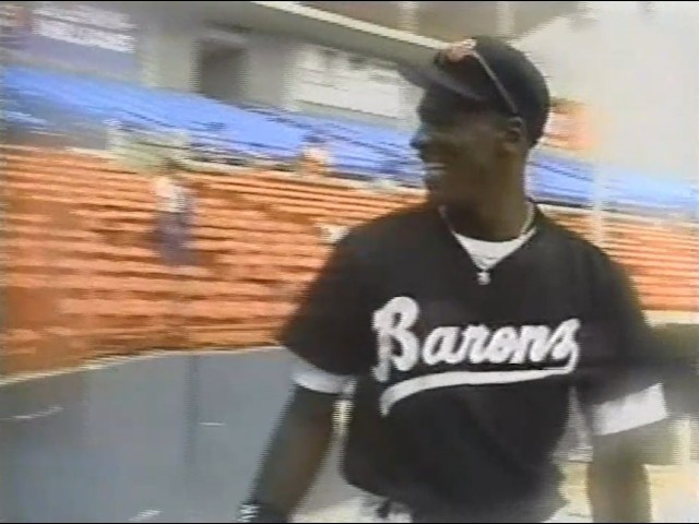 1993 マイケル・ジョーダン MLBに挑戦 - YouTube