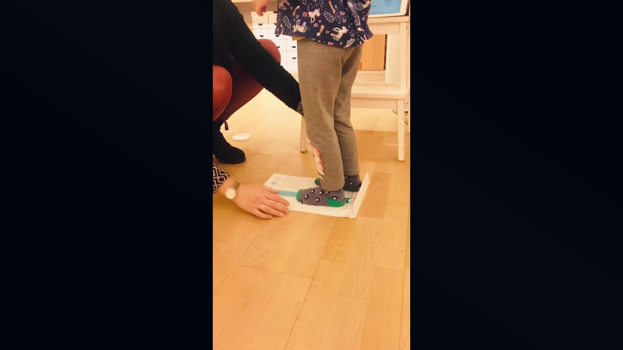 minimap zeigt: Kinderfüße richtig messen - mit Zentimetrix