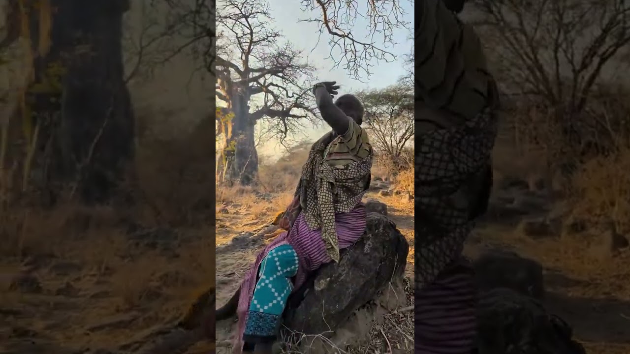 See how bushman cooking their traditional food 😋😳‼️ 