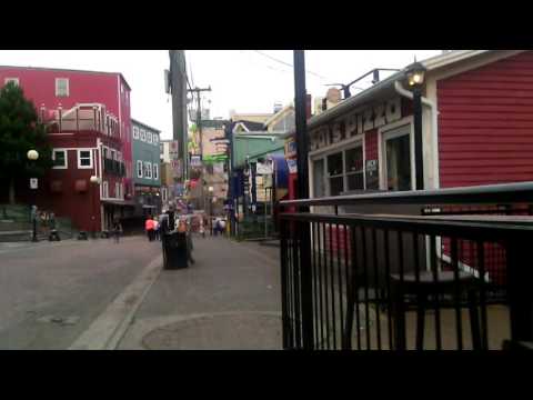 Wideo: 1 Noc Na George Street: Przewodnik Newfoundlandera O Tym, Jak Zostać Roztrzaskanym W St. John 