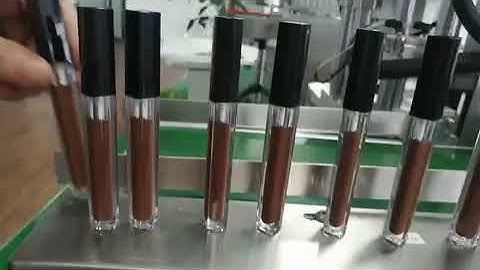 Automatic square bottle lip gloss filling and capping machine with automatic feeding wiper and cap