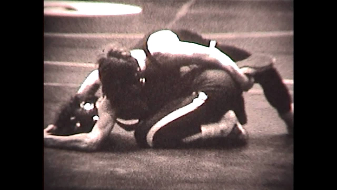 Valley Stream Central vs Massapequa Wrestling 1974 Rodriguez vs Kreter