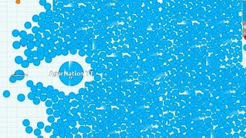 Playing on an empty Sever in Agar.io - Last man Standing