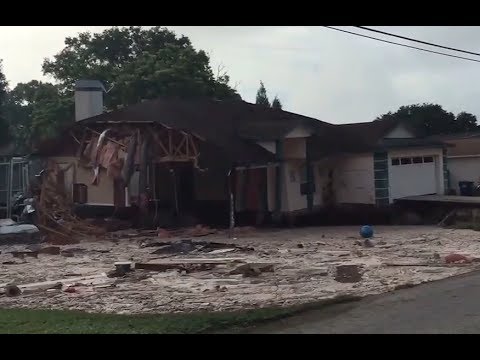 Florida Sinkhole Swallows Entire House Watch The Video Before It Goes Viral