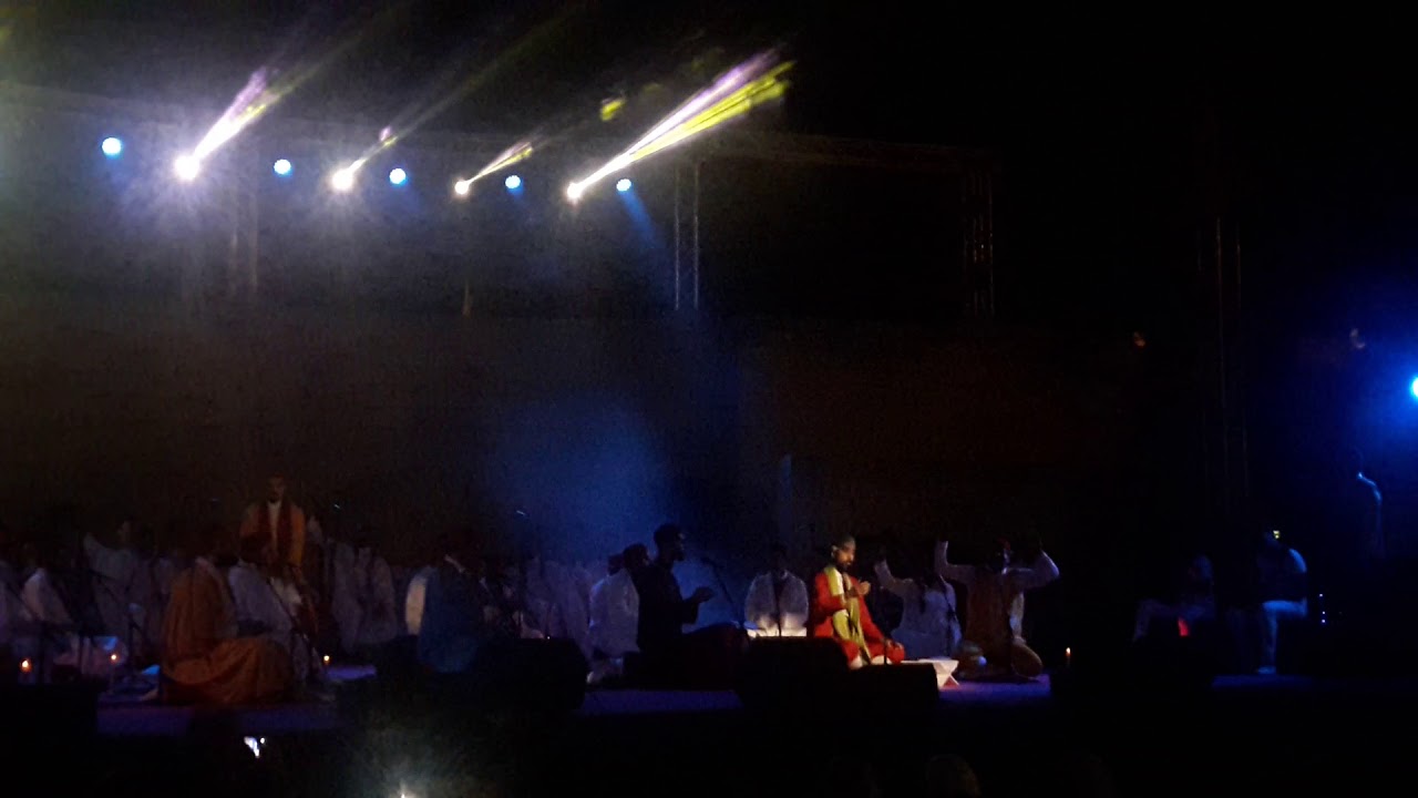 بالله يا كل من دار بيا زيدوا الصلاة على خير البرية