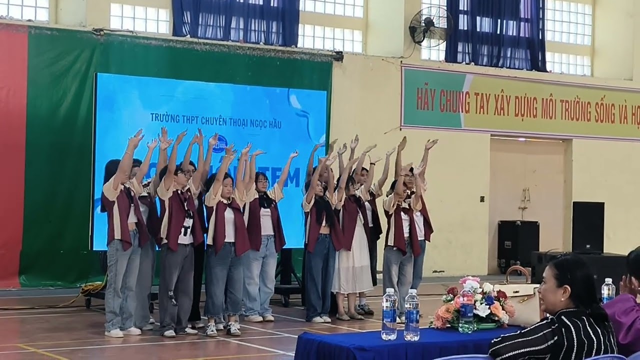 10L + 11L - THPT chuyên Thoại Ngọc Hầu 