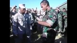 (Diluang waktu kemiliteran), Adu joget tentara Indonesia vs tentara Amerika [ ngakak anjir].