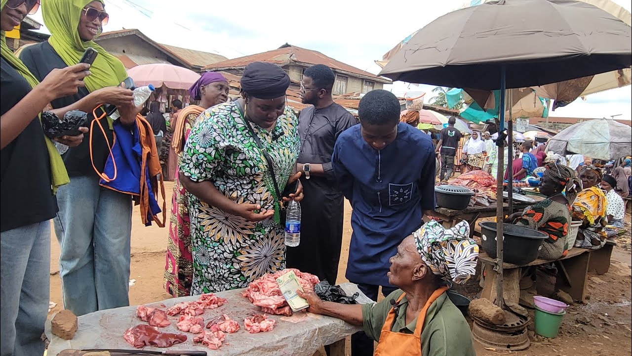 Anonymous Donor Gifts Money to 10 Owode Market Traders on Behalf of Engr. Kale Kawu-Agaka