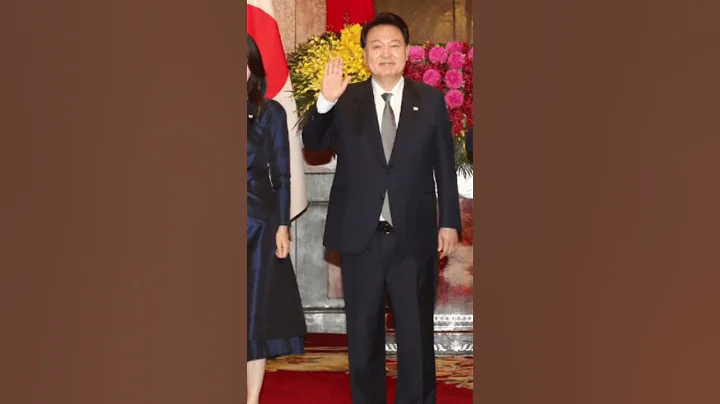 韓國第一夫人入鄉隨俗，穿上越南奧黛更驚艷，舉手投足間風情萬種 - 天天要聞