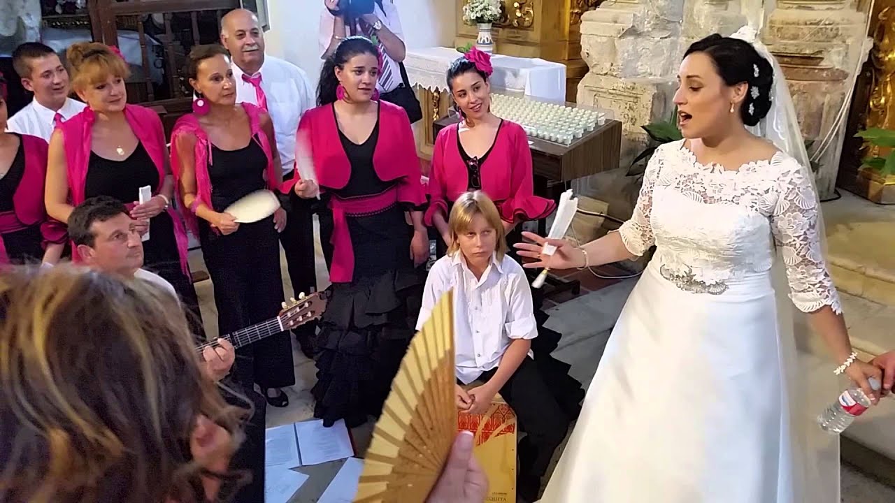 Menuda voz tiene la novia ole,ole,ole y ole....