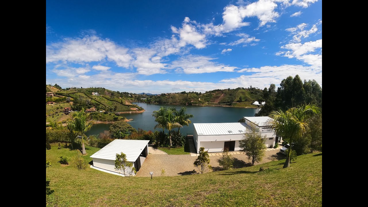 FINCA MODERNA EN GUATAPÉ EN VENTA $2.050 MILLONES ACCESO A LA REPRESA