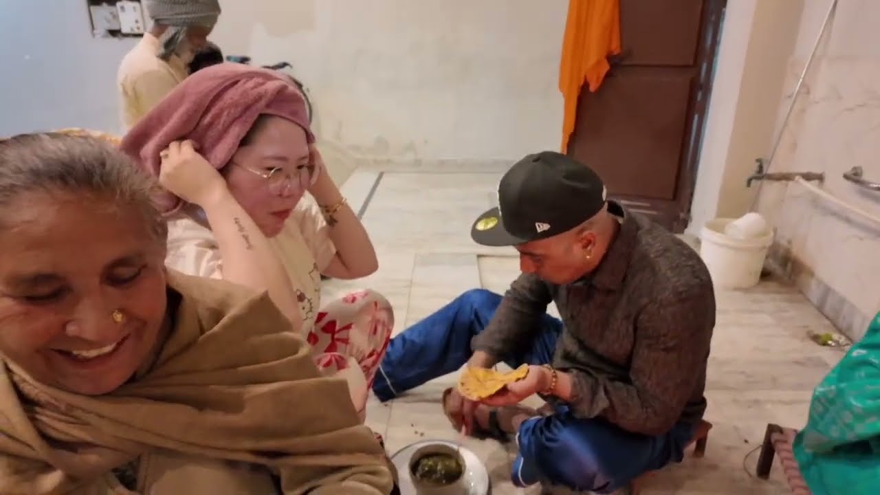 India Vlog #16 | Mommy de hathan di Saag & Maki di Rotti 