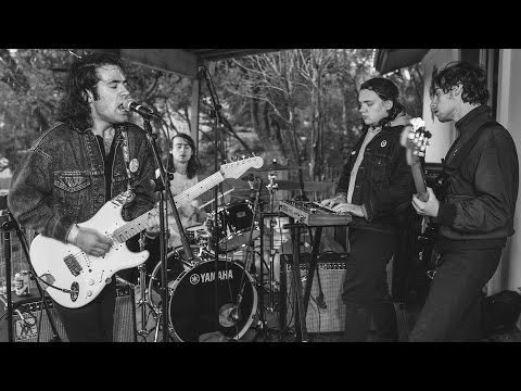 White Reaper - "Sheila" Mix HD | TuneIn Sessions