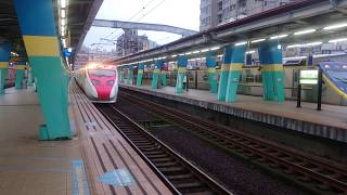 282次普悠瑪自強號汐止站通過(1228次區間車待避)