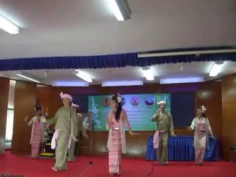 รำไต โดยคณะม่านคำ