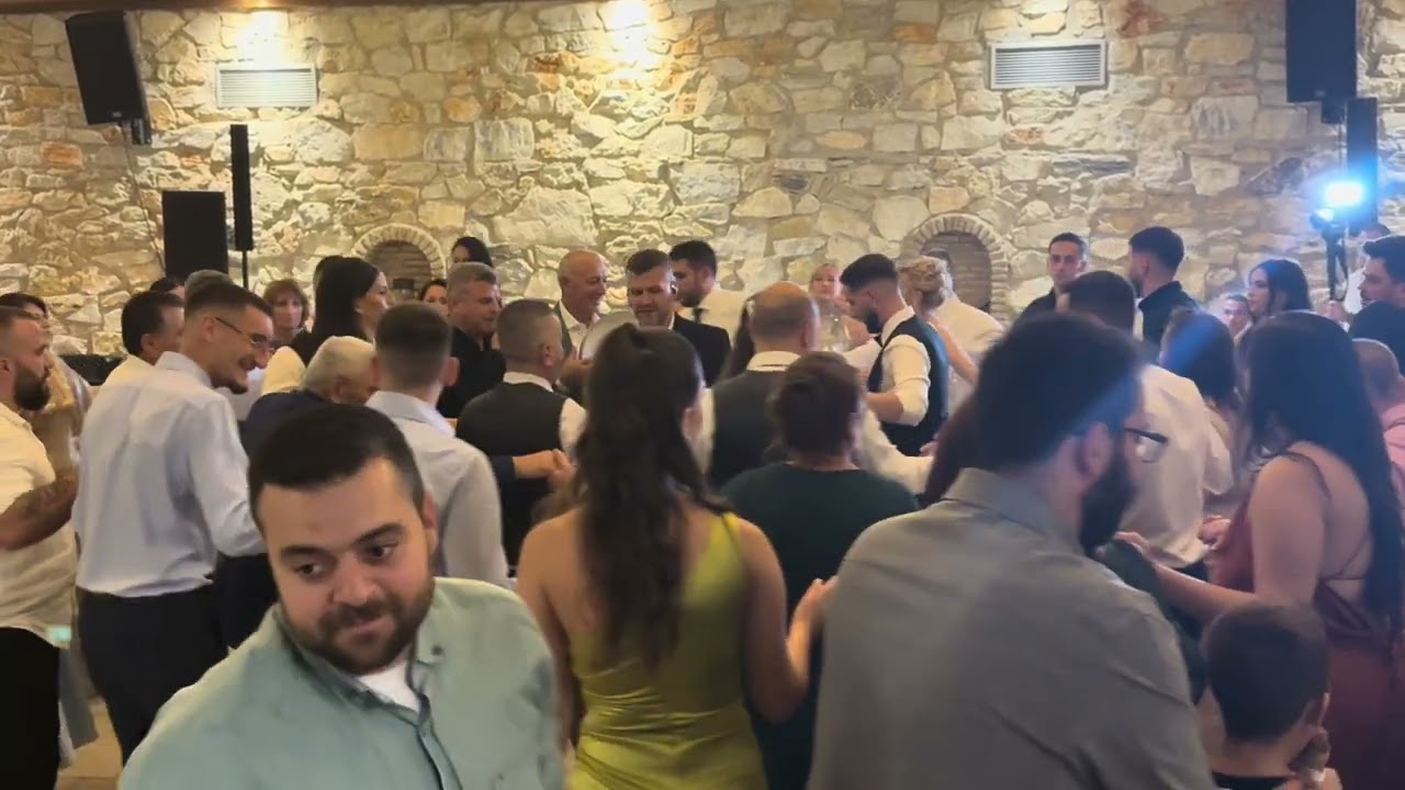 Ηπειρωτικός γάμος στην Παιανια Κώστας Σταύρου- Χρήστος Αγγελης 