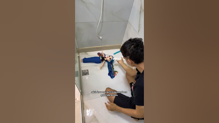tive que lavar ela no chuveiro 🚿 #bonecas