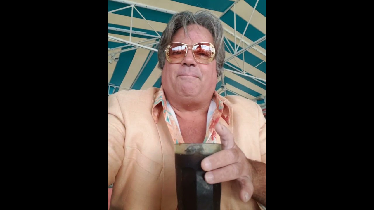 DUNE DECK MANALAPAN FL MR SUNSHINE REALTOR EDDY SHIPEK WITH BEAUTIFUL FRIENDS 561-693-8636