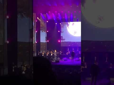 الفنانة الرائعة مي فاروق تغني قصيدة ثورة الشك من حفل معرض الكتاب الدولي بالرياض 