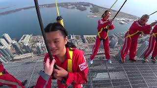 2022 CN Tower EdgeWalk - 1,168ft \/ 356m (FULL EXPERIENCE) Toronto, Canada