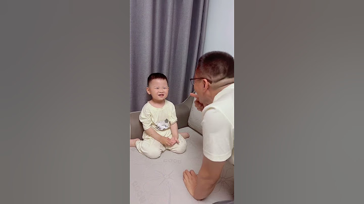 爸爸正在教儿子喊爸爸！不料宝宝却喊出了360度大转弯，实在太逗了😂 #爸爸带娃 #宝宝学说话 #人类幼崽的整活日记