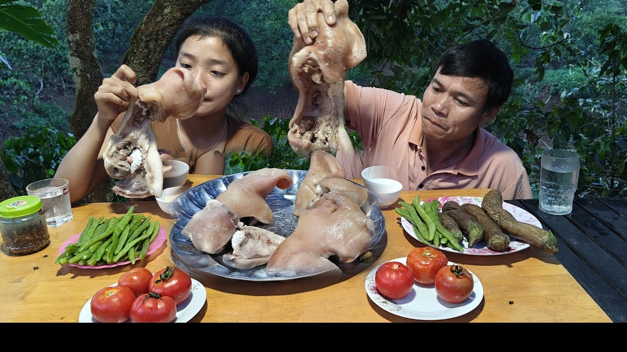 Tai Heo Má Lợn Rau Củ Quả Chấm Ớt Chẳm chéo Siêu Cay