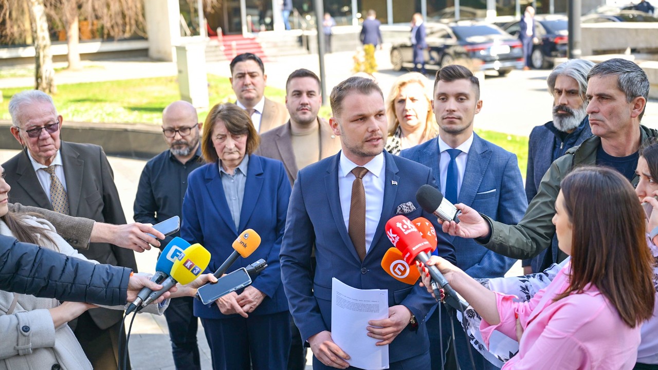 Zakon o zabrani propagiranja FAŠIZMA, NACIZMA i NEONACIZMA❗️Stanivuković ispred Narodne skupštine RS