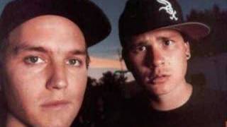 Download Lagu Tom Delonge and Mark Hoppus Buds for Life MP3 Download Lagu Tom Delonge and Mark Hoppus Buds for Life MP3