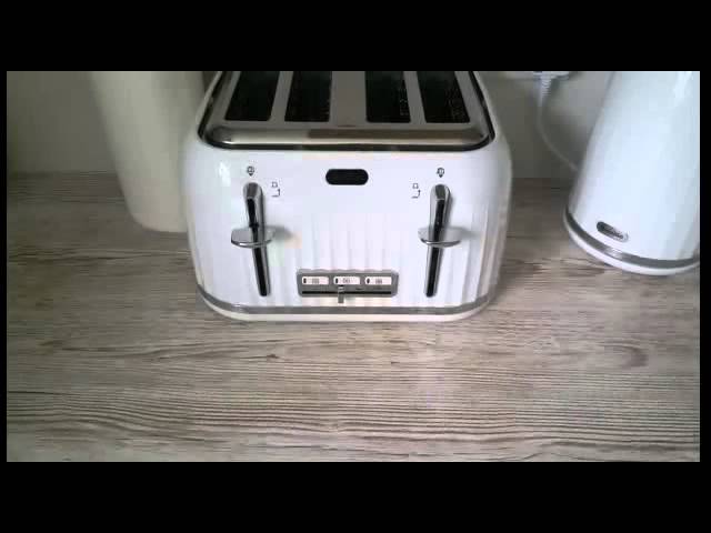 BREVILLE Mostra VTT930 4-Slice Toaster - Cream