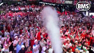 CRAZY SCENES 🙌 England fans at BOXPARK Wembley GO WILD as England beat Mexico 3-2 🏆 2026 World Cup