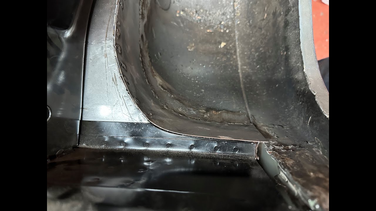 Episode 11: Finishing the rear wheel arches and boot floor and straightening the body shell