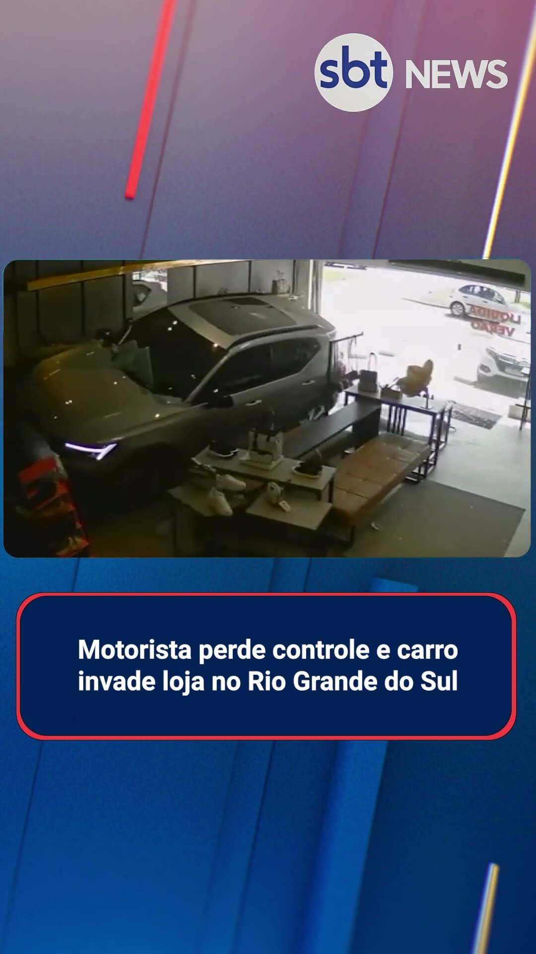 Motorista perde controle e carro invade loja no Rio Grande do Sul