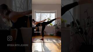 A simple way to spice up your stretch to a sweat✨ #yoga #yogateacher #fitness