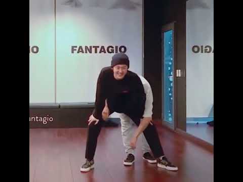 [아스트로 라키/윤산하] 막내에게 앵기는 다섯째