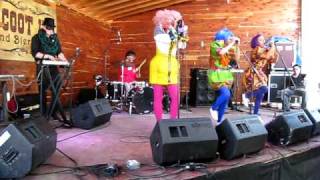 Ebony Bones - We Know All About You (live @ SXSW)