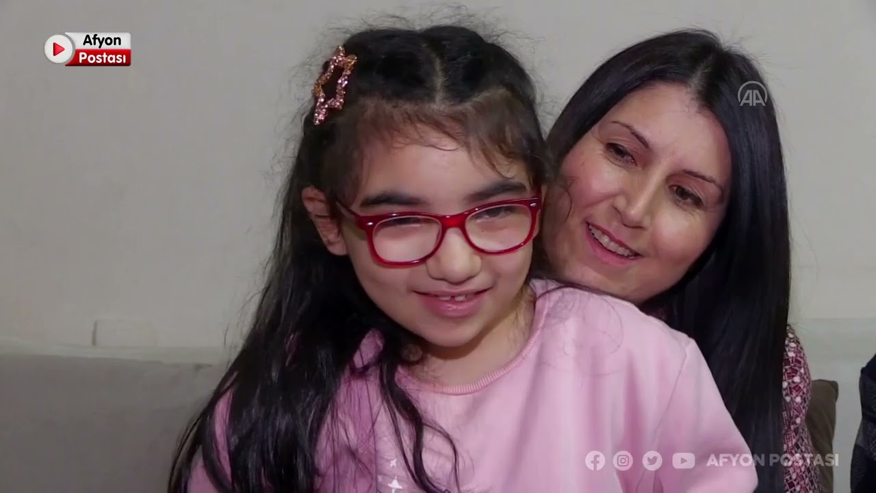 Kök hücre bağışı ile hayata tutunduğu kardeşine otizm teşhisi konuldu