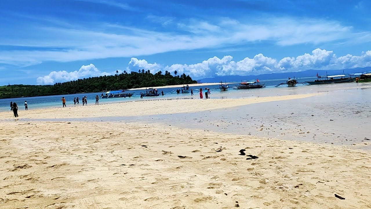 Beautiful View of Manlawi Sandbar | Caramoan