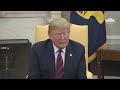 TRUMP DEFENDE SEU "DIREITO ABSOLUTO" DE PERDOAR A SI MESMO.
