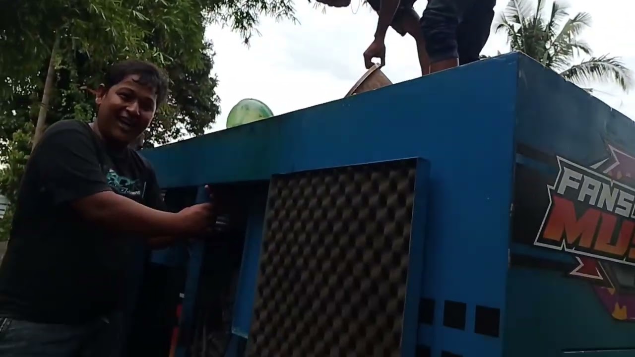 Hajatan Horeg Bersama Fans Musik Jember 12 Subwoofer Full Lighting Tgl 9 Desember 2025   . 