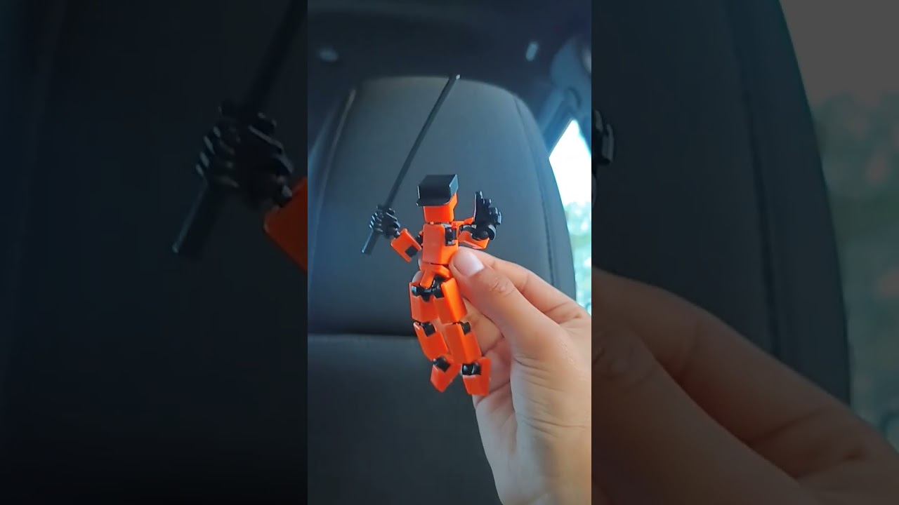 posing mini orange T13 